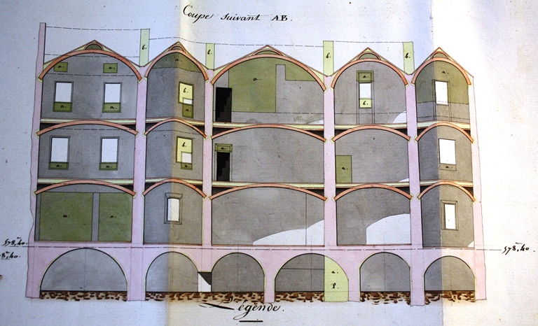 demeure des barons de Glandevez puis caserne de Bois-Gérard puis centre de loisirs, actuellement centre de loisirs et boutique