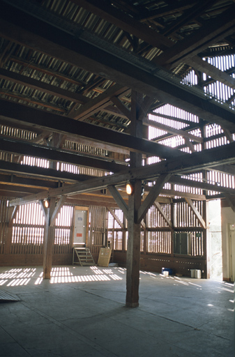 bâtiment conventuel, puis parfumerie Roure-Bertrand, actuellement immeuble de bureaux