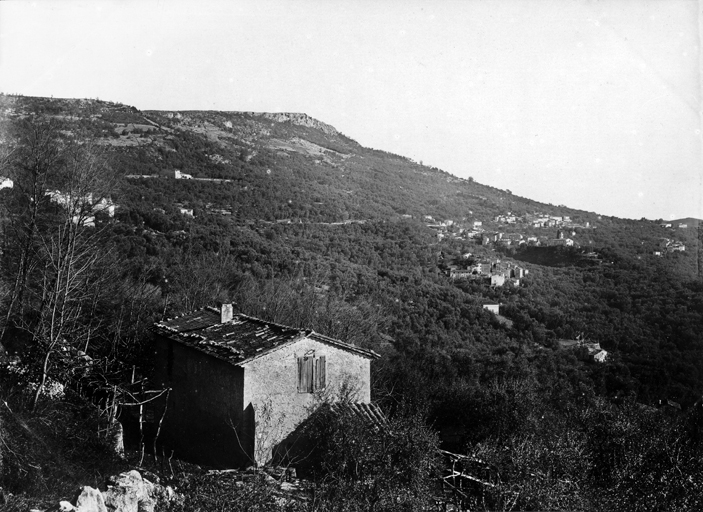 [Le hameau de Magagnosc et ses différents quartier, vers 1900.]