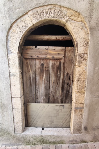 Maison (1833 B 64, 2025 B 835). Date portée sur la clé de l'arc : 1760.