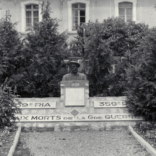 monument commémoratif au Général Barbot
