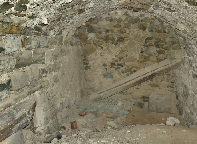 Etage de soubassement, pièce orientale. Vue de volume prise du nord.