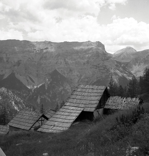 Chalets de Granon ; la Caro. Chalet parcelle 180. Vue de situation de l'ensemble des toitures prise du sud-ouest.