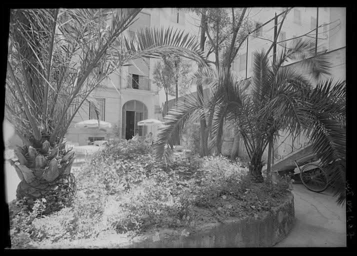 hôtel de voyageurs dit Saint-Ermins, puis Excelsior, actuellement Nice Excelsior