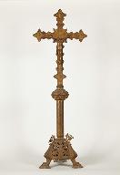 Garniture d'autel (n°1) : ensemble comprenant une croix d'autel et quatre chandeliers d'autel