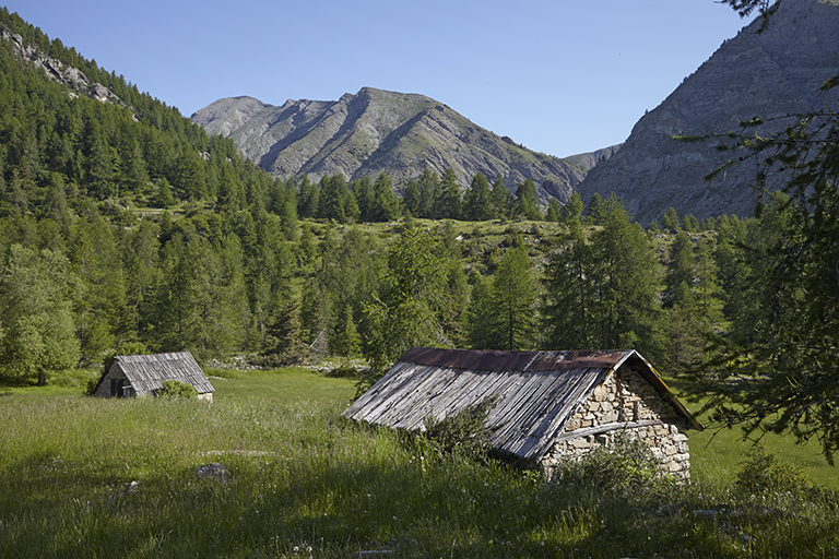 Cabanes sur le plateau des Sagnes.