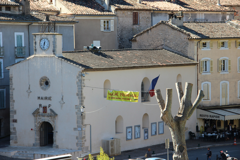 chapelle de pénitents blancs, actuellement mairie