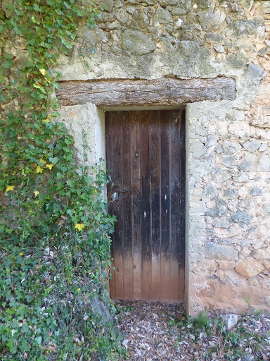 Bâtiment agricole. Elévation ouest, premier niveau. Porte piétonne. 