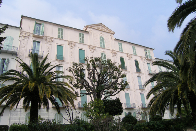 Hôtel de voyageurs d’Écosse, puis Grand Hôtel, actuellement immeuble Résidence Porte de France