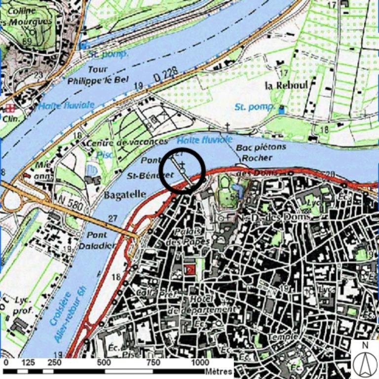 pont Saint-Bénezet ou pont d'Avignon, ses chapelles Saint-Bénezet et Saint-Nicolas et ses tours d'entrée dites Châtelet et tour Philippe-le-Bel