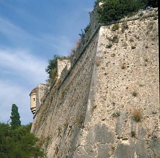 Bastion n° 2. Face et flanc gauches.