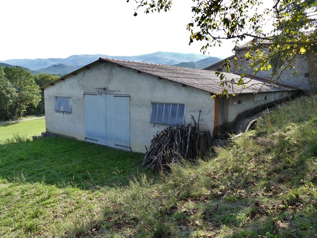 Bâtiment de la bergerie. Vue d'ensemble prise du nord-ouest.