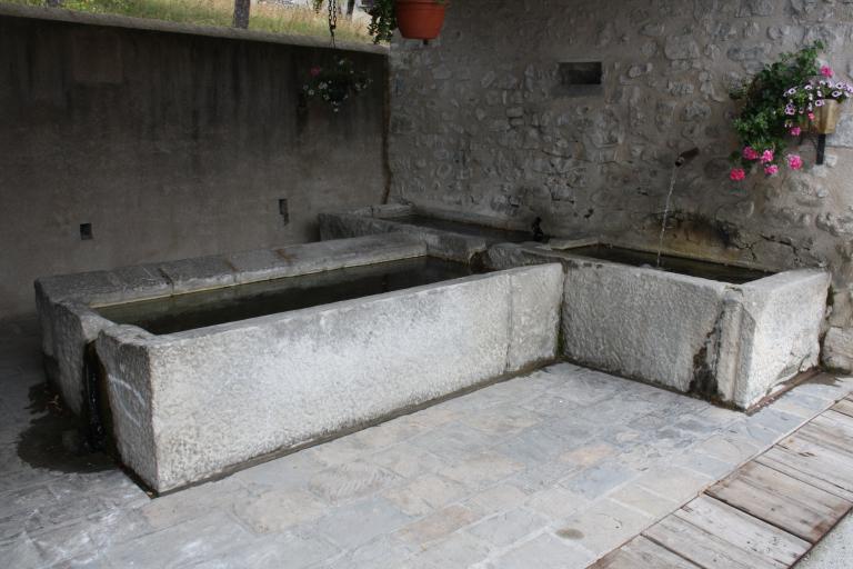 Fontaine-lavoir