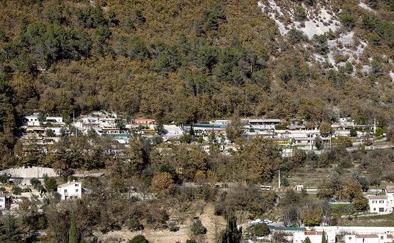 Hameau de forestage de Harkis de Roquesteron