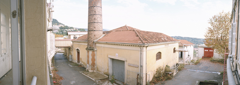 bâtiment conventuel, puis parfumerie Roure-Bertrand, actuellement immeuble de bureaux