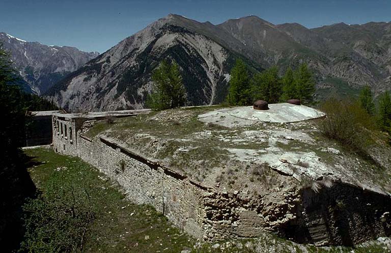 Dessus de l'ouvrage vu du sud, au-dessus des blocs 2 et 3.