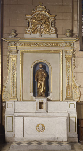 ensemble de l'autel secondaire de saint Pierre : autel, gradin d'autel, tabernacle, retable