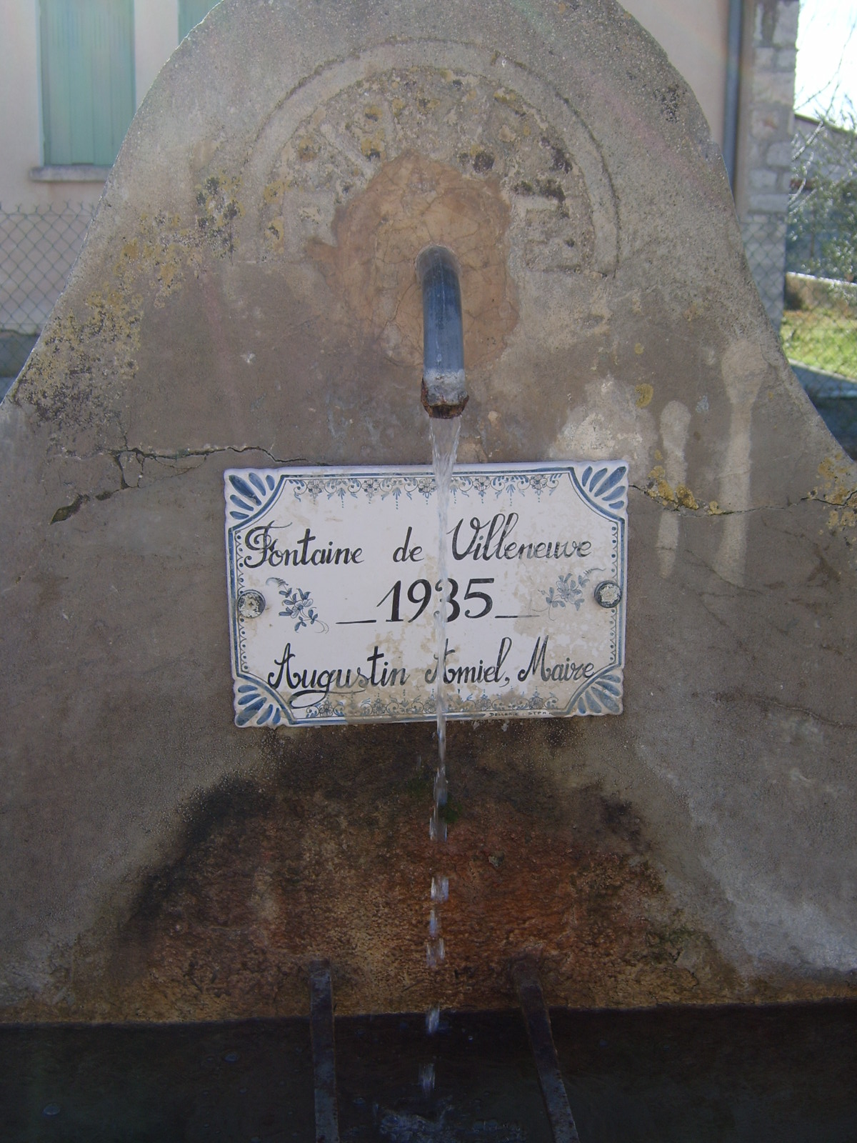 fontaine dite fontaine de Villeneuve