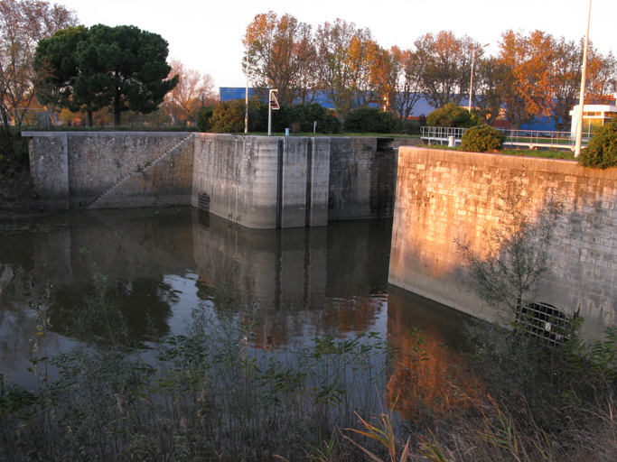 écluse d'Arles, dite aussi écluse de Barriol