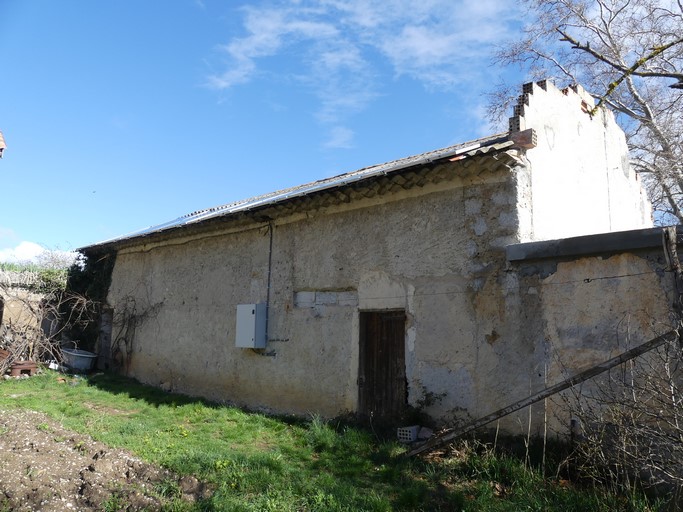 Dépendance sud-est. Vue d'ensemble prise du sud-ouest.