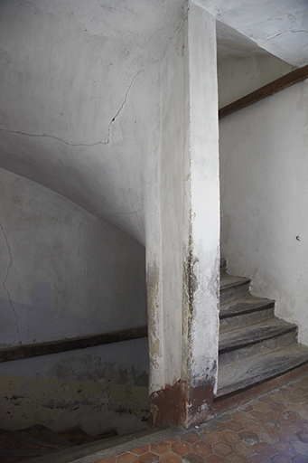 Village, parcelle G 304. Escalier en vis.