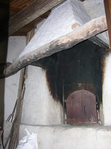 Ubraye, Rouainette. Avaloir en maçonnerie légère de bois et plâtre.