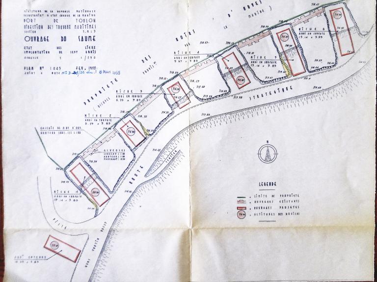 Ouvrage du Caume. Etat des lieux. Implantation de sept abris. [Plan du projet des abris de la batterie de DCA sur le site de l'ancienne batterie annexe ouest], mars 1955.