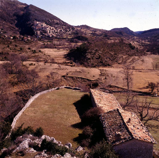 Ferme de l'Autreville (1841 G3 564). Aire à battre au nord de la ferme. 