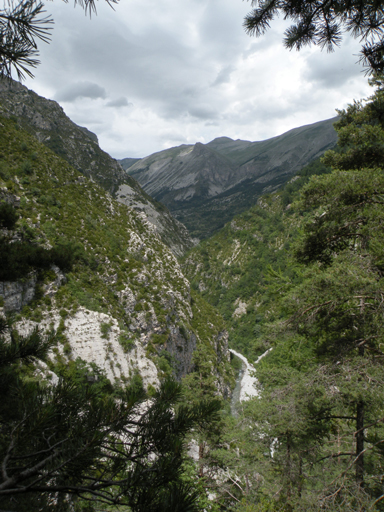 Clue du Coulomp entre Aurent et Chabrières. Vue prise du sud.