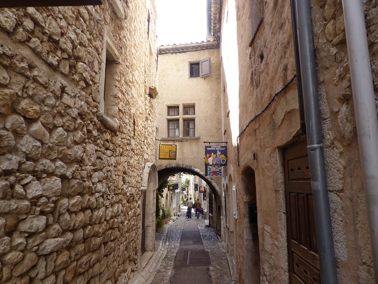 Passage couvert, élévation nord. 