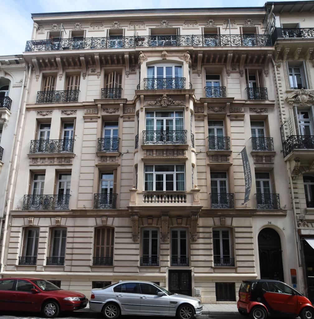 immeuble devenu hôtel de voyageurs dit Hôtel Colbert, actuellement Résidence Lamartine