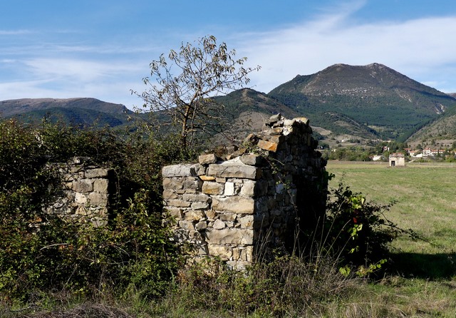 Petit « cabanon » ruiné, au Serre des Costes.