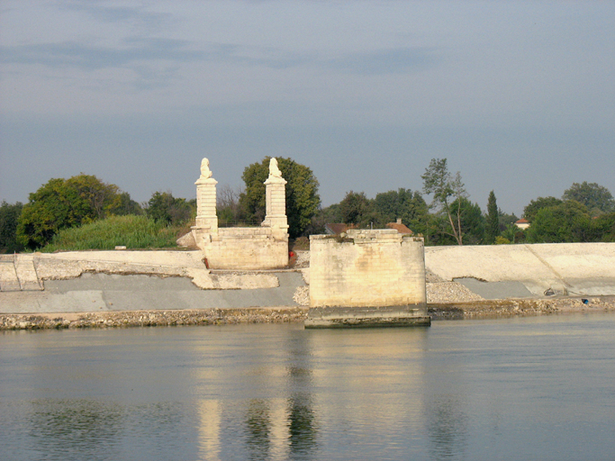 pont ferroviaire de Trinquetaille dit aussi pont de Lunel ou pont aux Lions