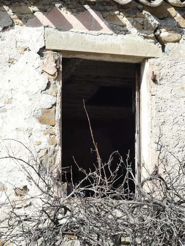 Elévation sud, second niveau. Fenêtre du logis.