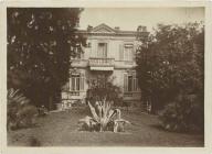 série de 3 maisons dites villas Jules, puis Sapho, Noémie, puis Tosca et Ernestine, actuellement immeuble dit Le Raphaël