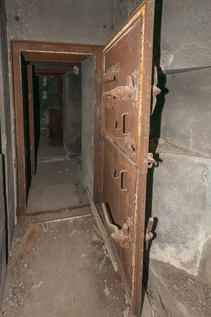Marseille ville, casemate abri (type regelbau L423A) du lycée Saint-Charles, intérieur sas anti-gaz