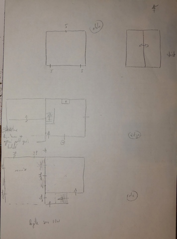 Plans schématiques du bâtiment. En haut,étage de comble et toit. Au milieu : premier étage. En bas : rez-de-chaussée.