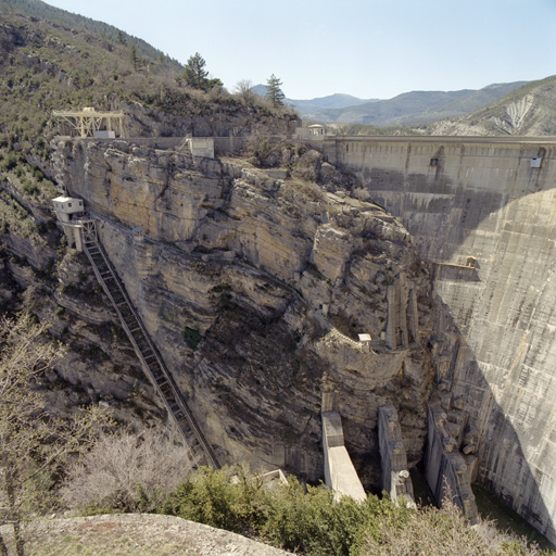 centrale hydroélectrique du barrage de Castillon