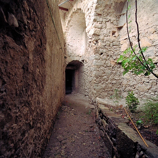 Chemin de ronde 25. Partie du chemin de ronde à l'est du segment couvert.