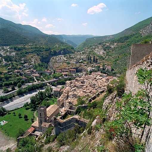 Vue générale du front est : porte 15 - 17, ouvrage 28 et rampe.