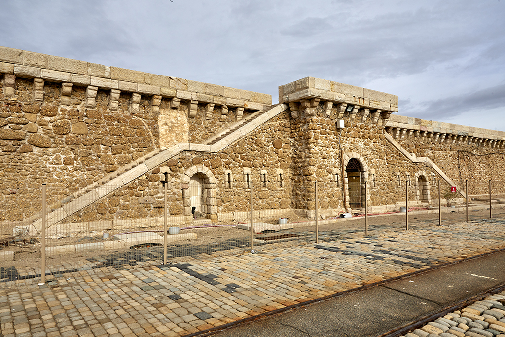 Escalier du mur de la grande digue entre les deux batteries de la Joliette 