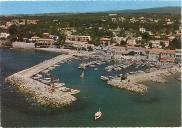 Ancienne carte postale avec vue aérienne sur le vieux port des Lecques, vers 1966.