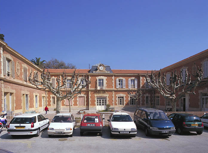 écuries de la maison dite Château San Salvadour