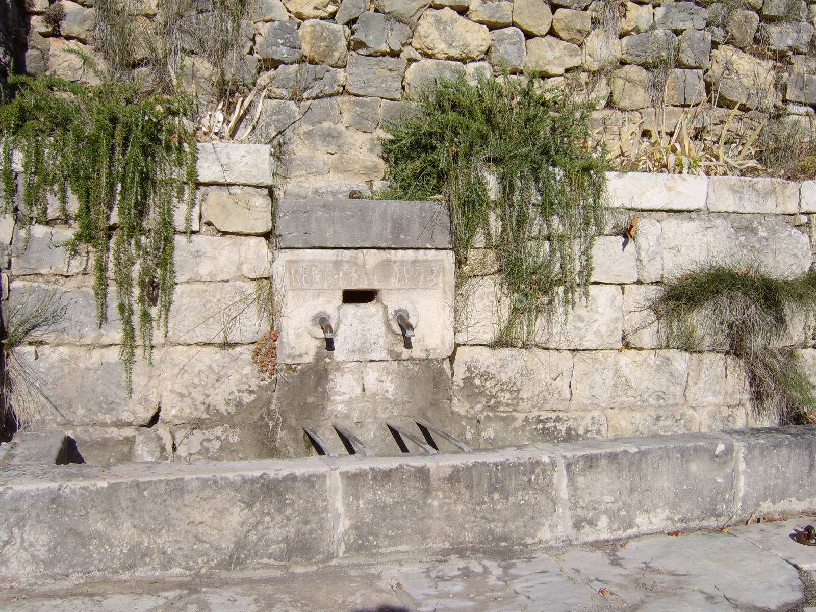 fontaine et lavoir