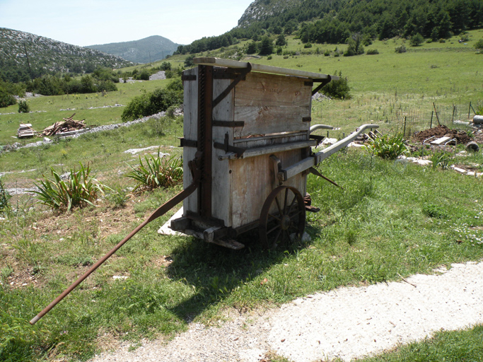 machine à compacter (botteleuse)