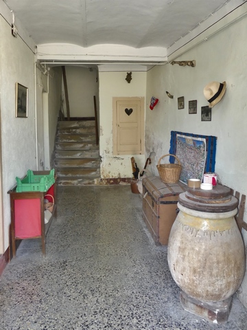 Etage de soubassement, vestibule. Vue de volume prise de l'ouest.