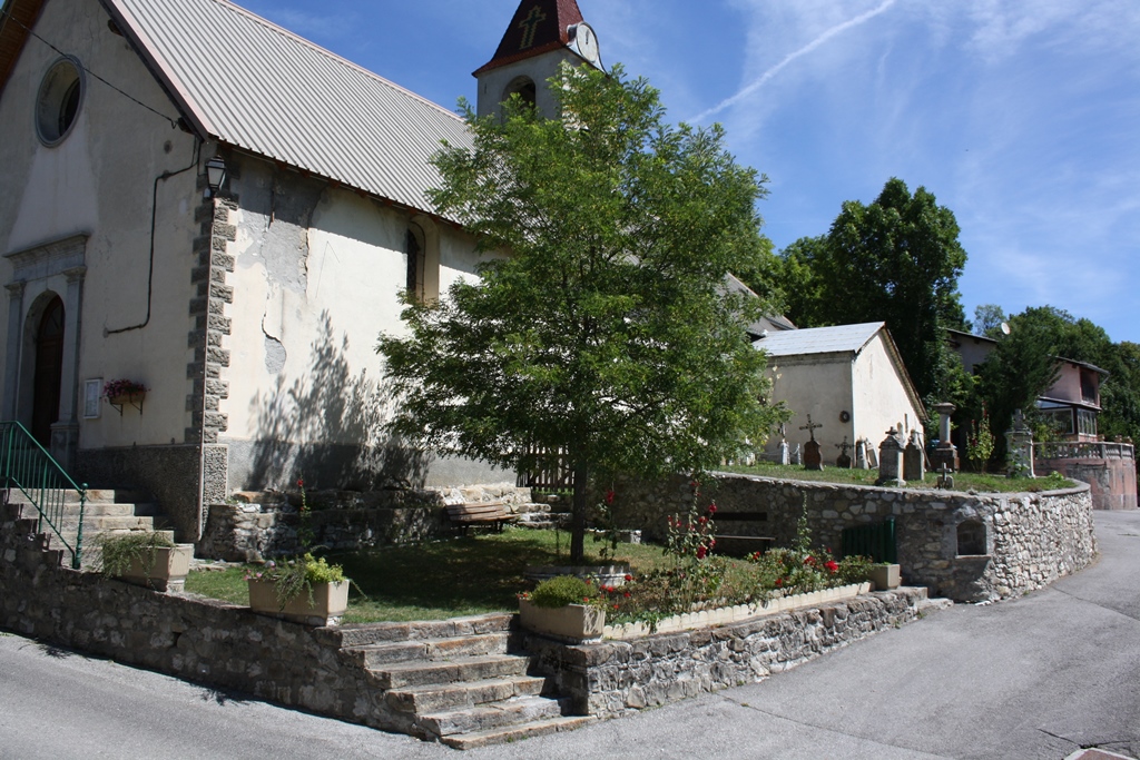 Vue du cimetière depuis le sud-ouest.