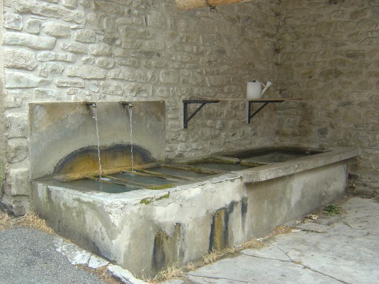 Fontaine-lavoir n°1