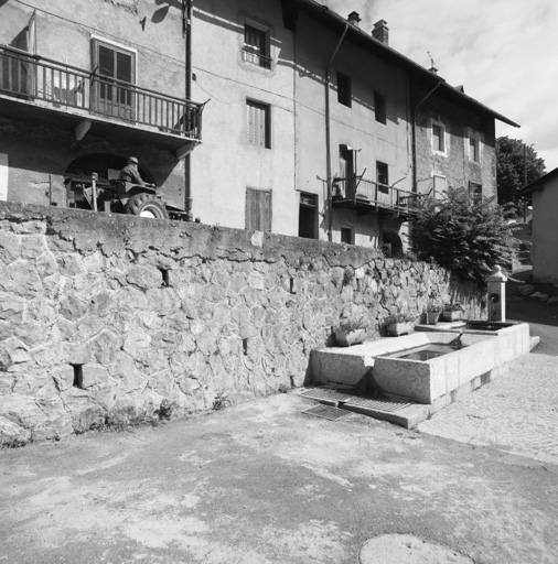 borne fontaine, lavoir