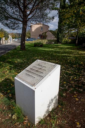 Hameau de forestage de Harkis de Saint-Maximin-La-Sainte-Baume